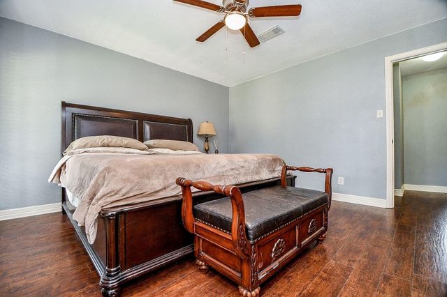 1015 Kanah Lane, Houston, TX 77090
