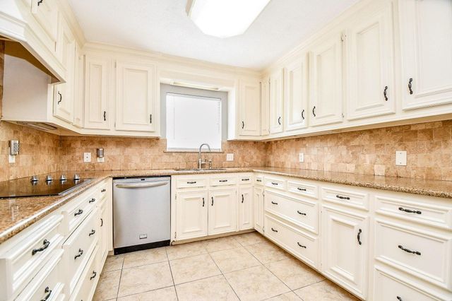 1015 Kanah Lane, Houston, TX 77090