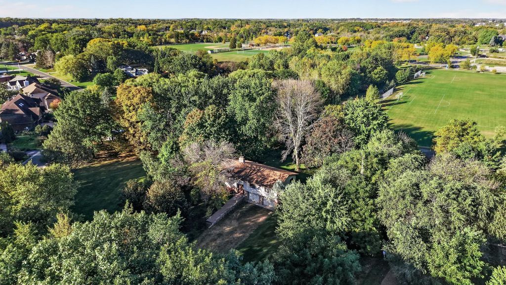 9270 Kiowa Trail, Chanhassen, MN 55317 — exterior