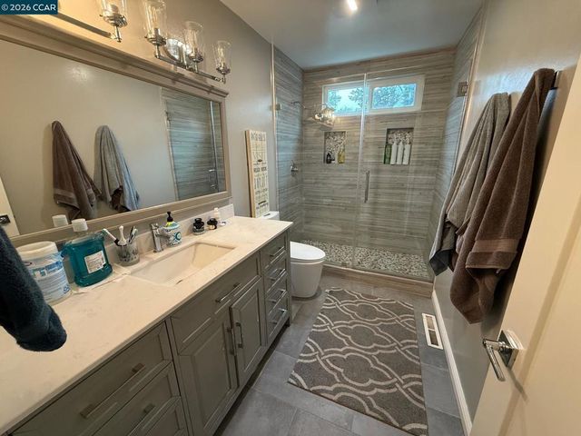 203 203 Virginia Cir, Martinez, CA 94553