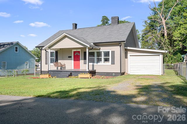 102 Madora Street, Mount Holly, NC 28120