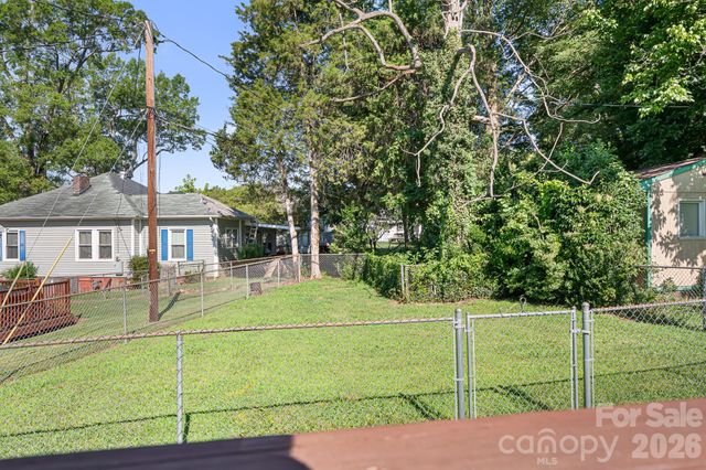 102 Madora Street, Mount Holly, NC 28120