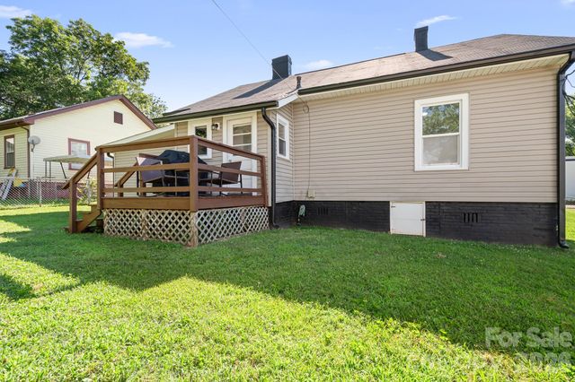 102 Madora Street, Mount Holly, NC 28120