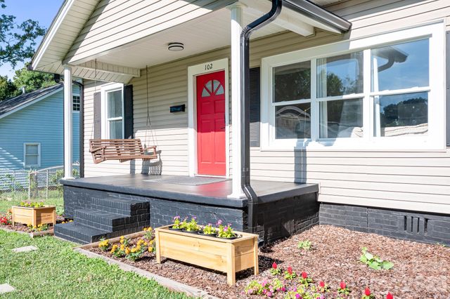 102 Madora Street, Mount Holly, NC 28120