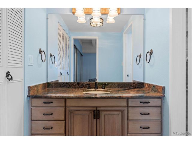 7877 E Mississippi Ave 607, Denver, CO 80247