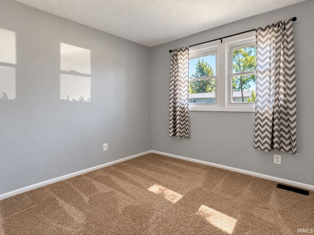 6407 Sunland Drive, Fort Wayne, IN 46815