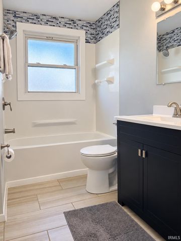 6407 Sunland Drive, Fort Wayne, IN 46815