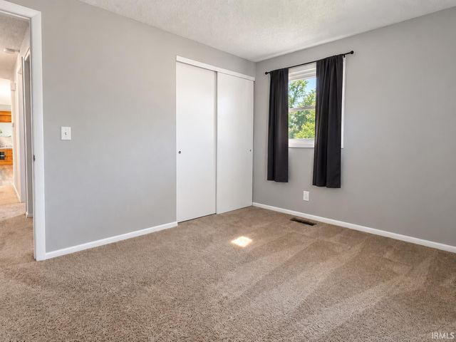 6407 Sunland Drive, Fort Wayne, IN 46815