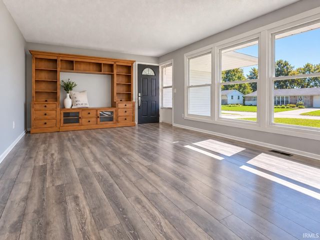 6407 Sunland Drive, Fort Wayne, IN 46815