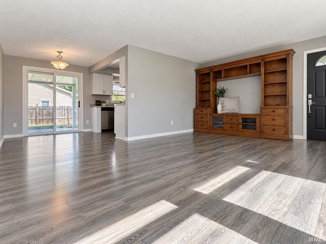6407 Sunland Drive, Fort Wayne, IN 46815