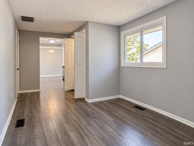 6407 Sunland Drive, Fort Wayne, IN 46815