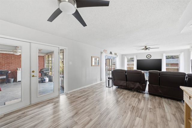 5318 Lake Lindenwood Drive, Waco, TX 76710