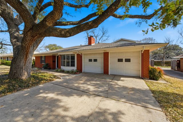 5318 Lake Lindenwood Drive, Waco, TX 76710