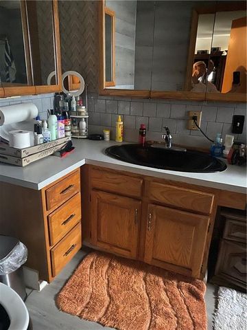 3883 E 62nd Street, Kansas City, MO 64130