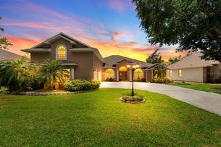 4022 VALRICO GROVE DRIVE, Valrico, FL 33594