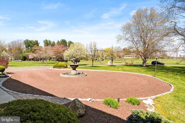 360 GORDON RD, Robbinsville, NJ 08691