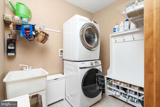 360 GORDON RD, Robbinsville, NJ 08691