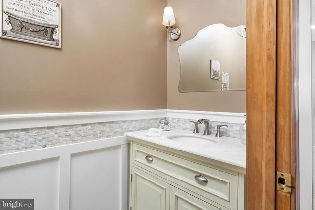360 GORDON RD, Robbinsville, NJ 08691
