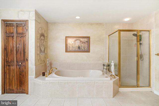 360 GORDON RD, Robbinsville, NJ 08691