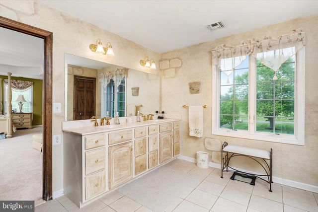 360 GORDON RD, Robbinsville, NJ 08691