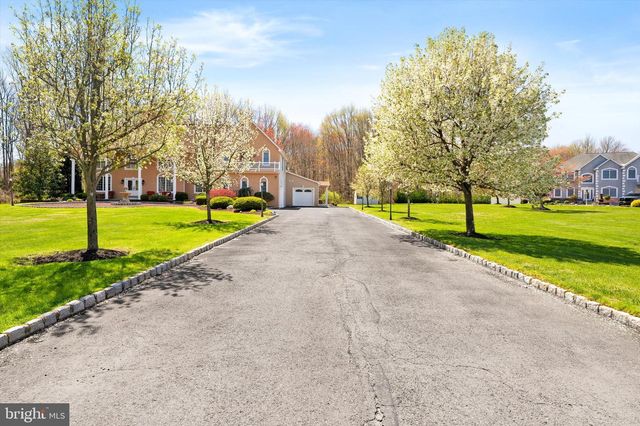 360 GORDON RD, Robbinsville, NJ 08691