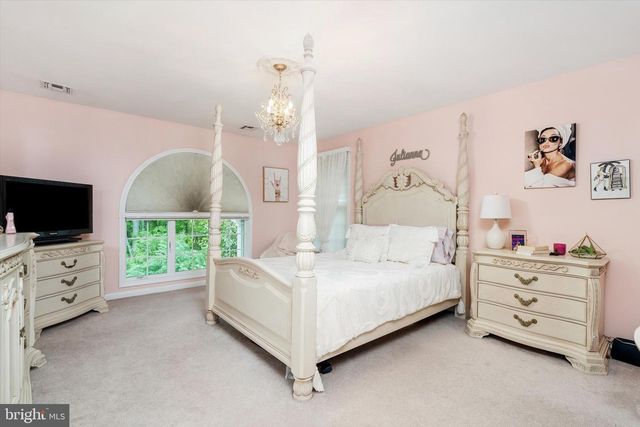 360 GORDON RD, Robbinsville, NJ 08691