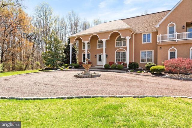 360 GORDON RD, Robbinsville, NJ 08691