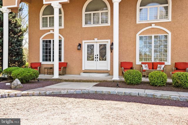 360 GORDON RD, Robbinsville, NJ 08691