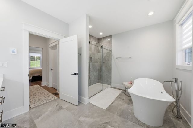 14 Country Ln, Hardyston Twp., NJ 07419