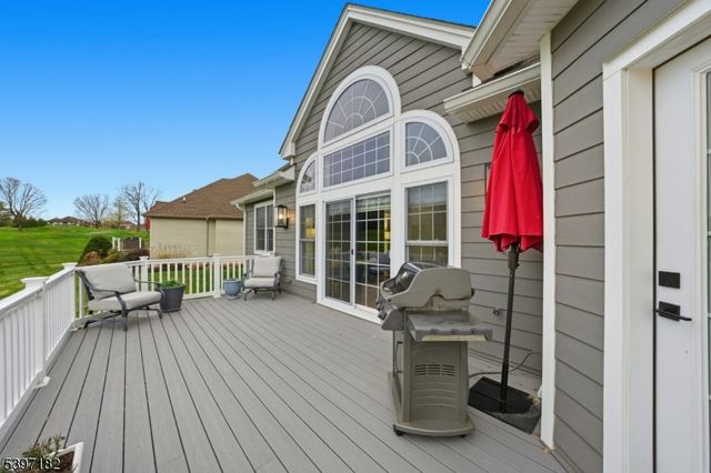 14 Country Ln, Hardyston Twp., NJ 07419