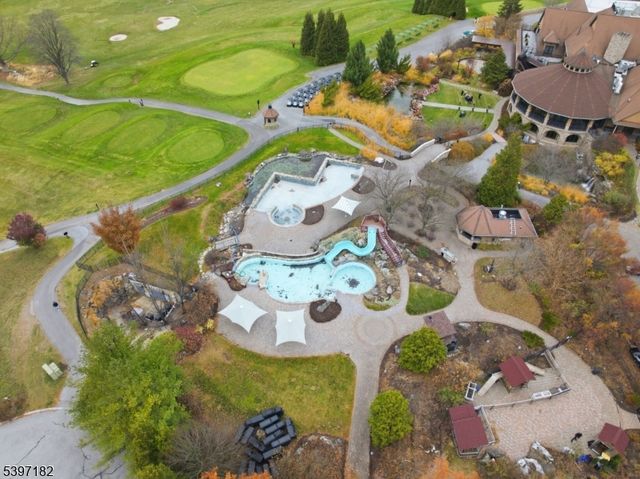 14 Country Ln, Hardyston Twp., NJ 07419