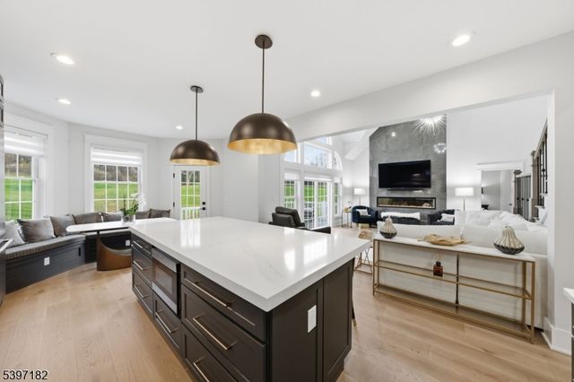 14 Country Ln, Hardyston Twp., NJ 07419