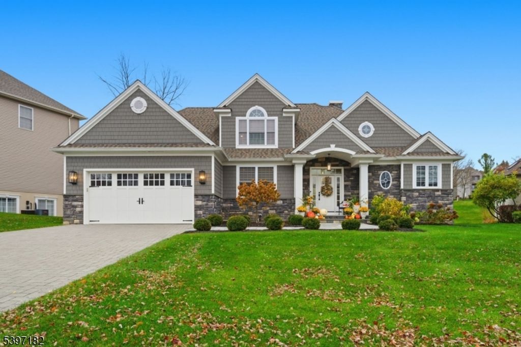 14 Country Ln, Hardyston Twp., NJ 07419