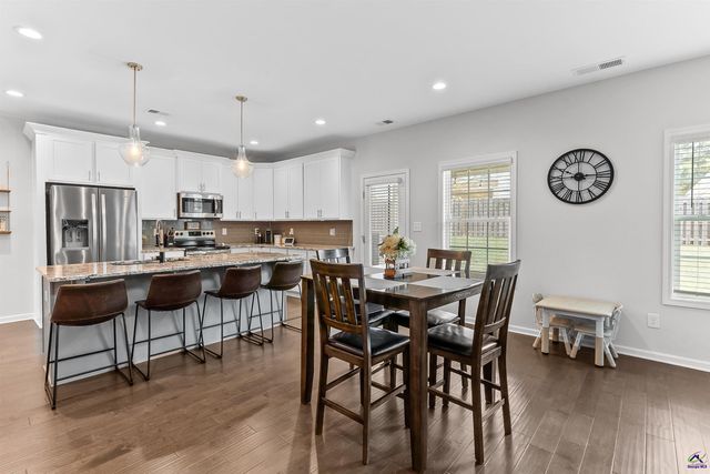 101 Red Cedar Run, Perry, GA 31069