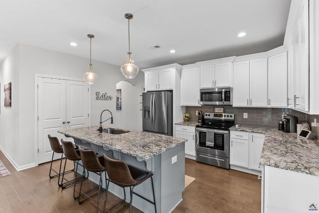 101 Red Cedar Run, Perry, GA 31069