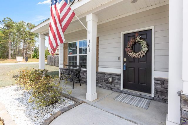 101 Red Cedar Run, Perry, GA 31069