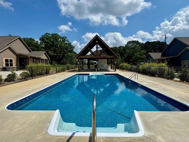 65 Maddox Lane, Chatsworth, GA 30705