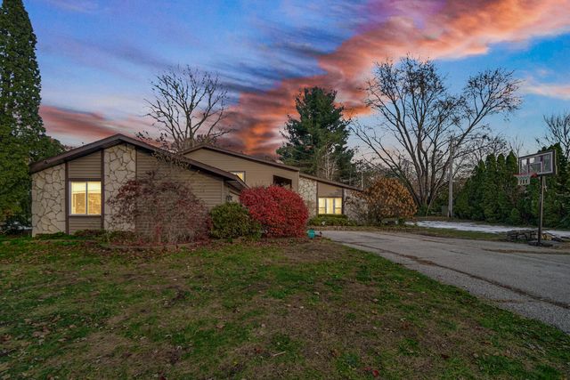 6747 W 450 Road N, Michigan City, IN 46360