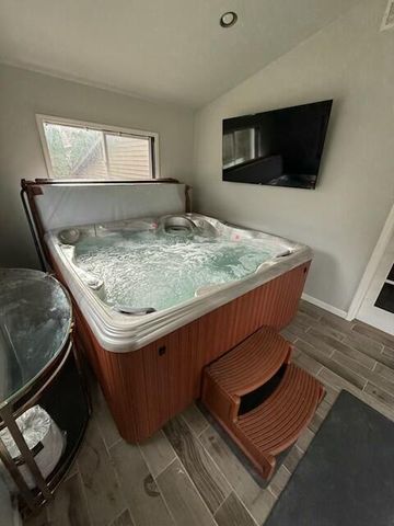 6747 W 450 Road N, Michigan City, IN 46360