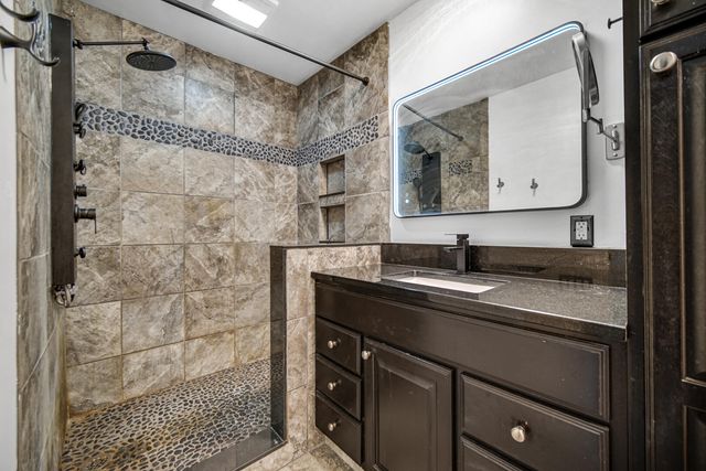 6747 W 450 Road N, Michigan City, IN 46360