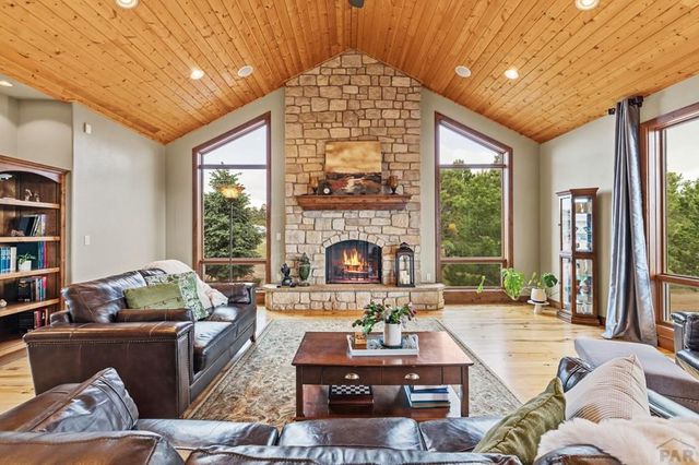 4330 Ridgeway Ln, Colorado Springs, CO 80908