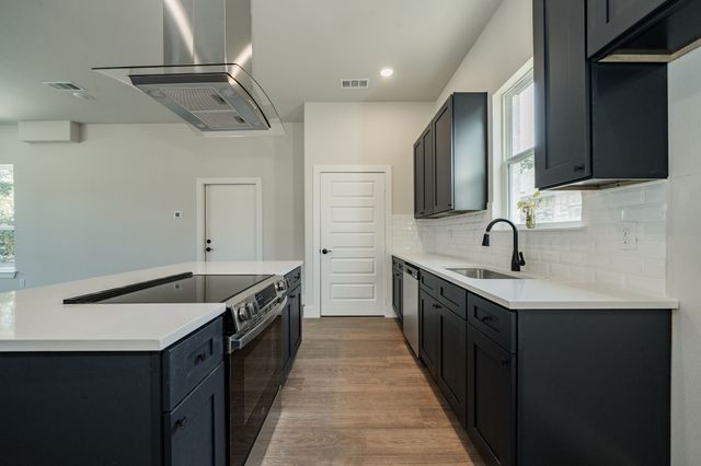 101 Burnett Street, Terrell, TX 75160