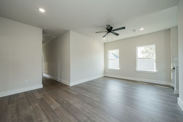 101 Burnett Street, Terrell, TX 75160