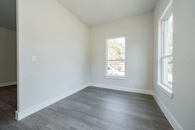 101 Burnett Street, Terrell, TX 75160