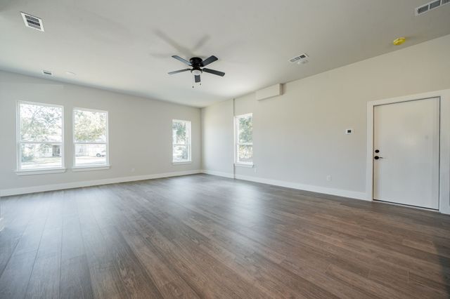 101 Burnett Street, Terrell, TX 75160