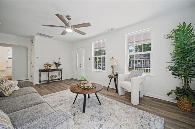 2604 Elkhart ST, Chesapeake, VA 23323
