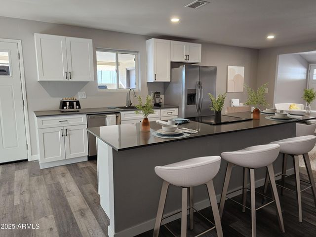 10440 W CHERYL Drive, Sun City, AZ 85351