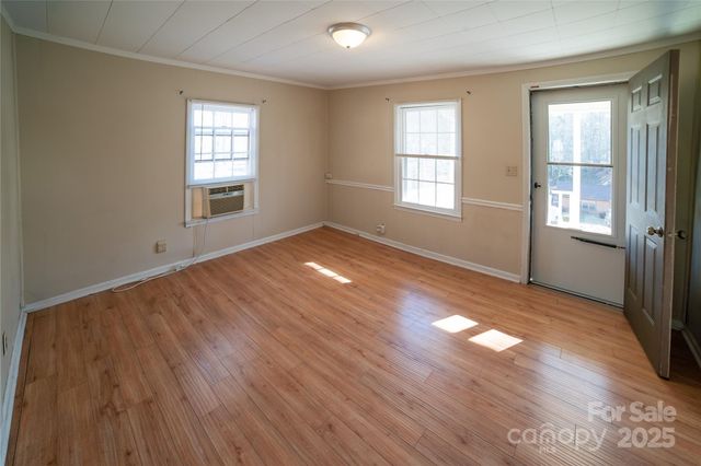 1741/1737 Starcross Road, Lenoir, NC 28645