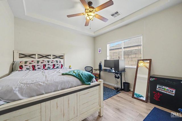 8116 Rockhampton Drive, Bakersfield, CA 93313
