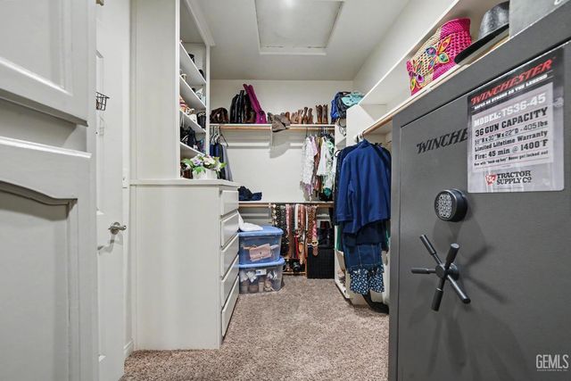 8116 Rockhampton Drive, Bakersfield, CA 93313